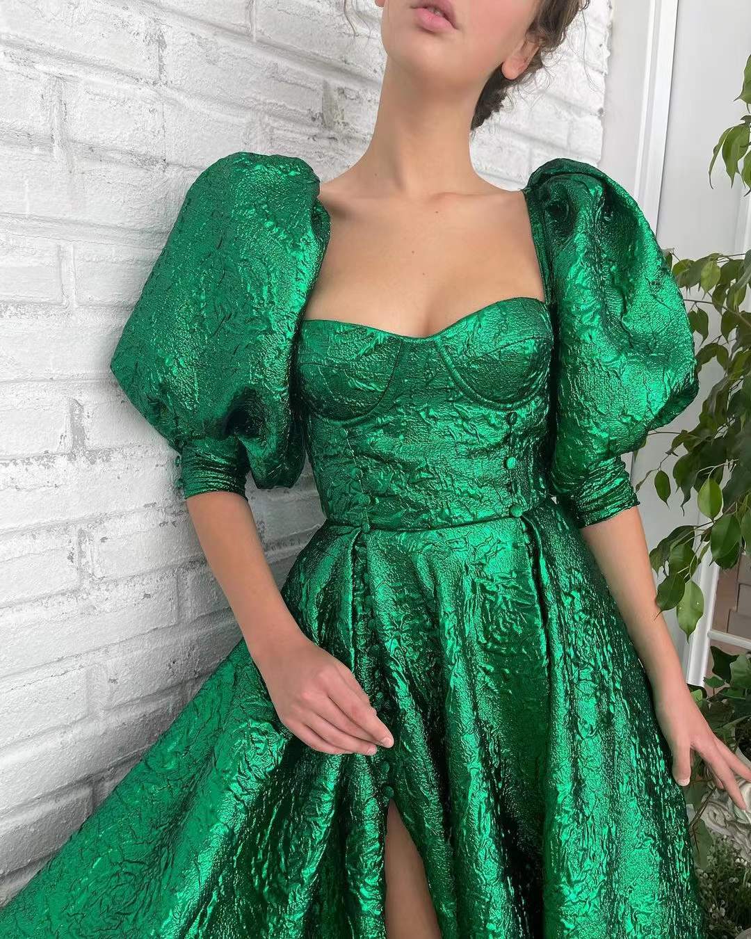 Chic Sweetheart Split Green Evening Dress with Short Sleeves | Ballbella