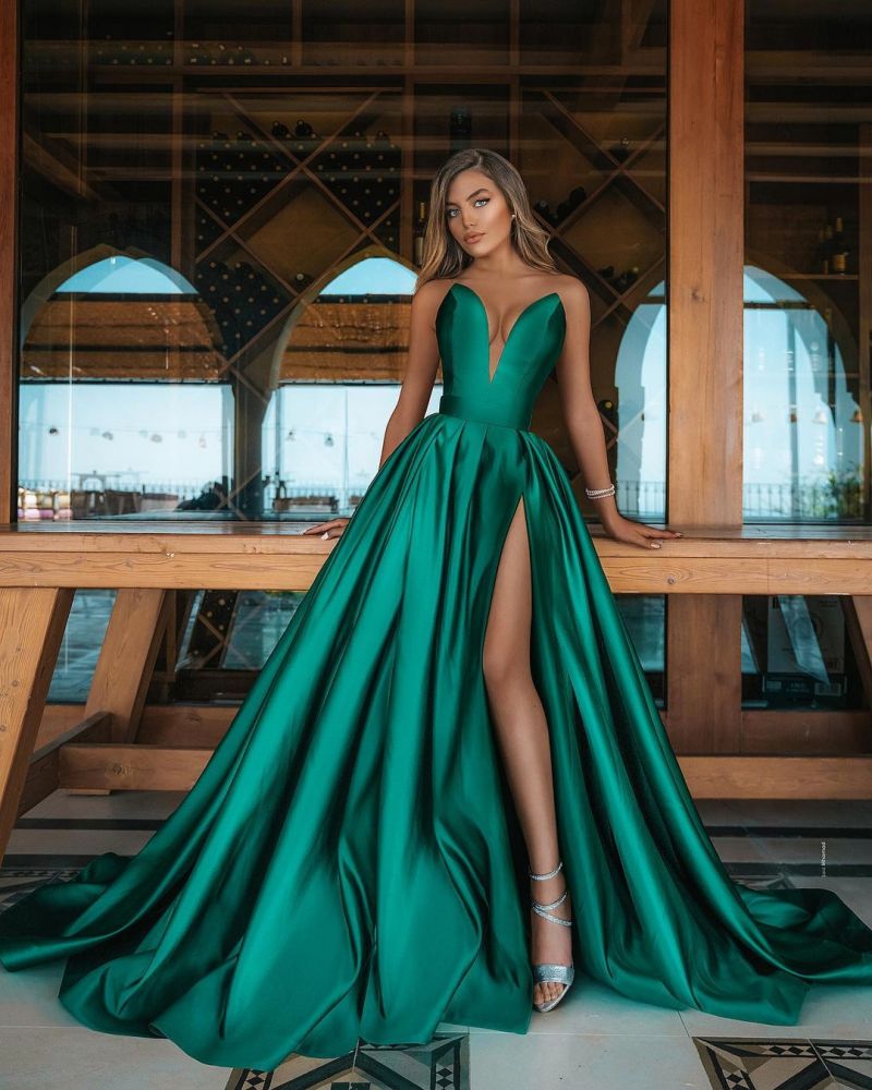 Emerald Green Long V-Neck Prom Dress with Split | Ballbella