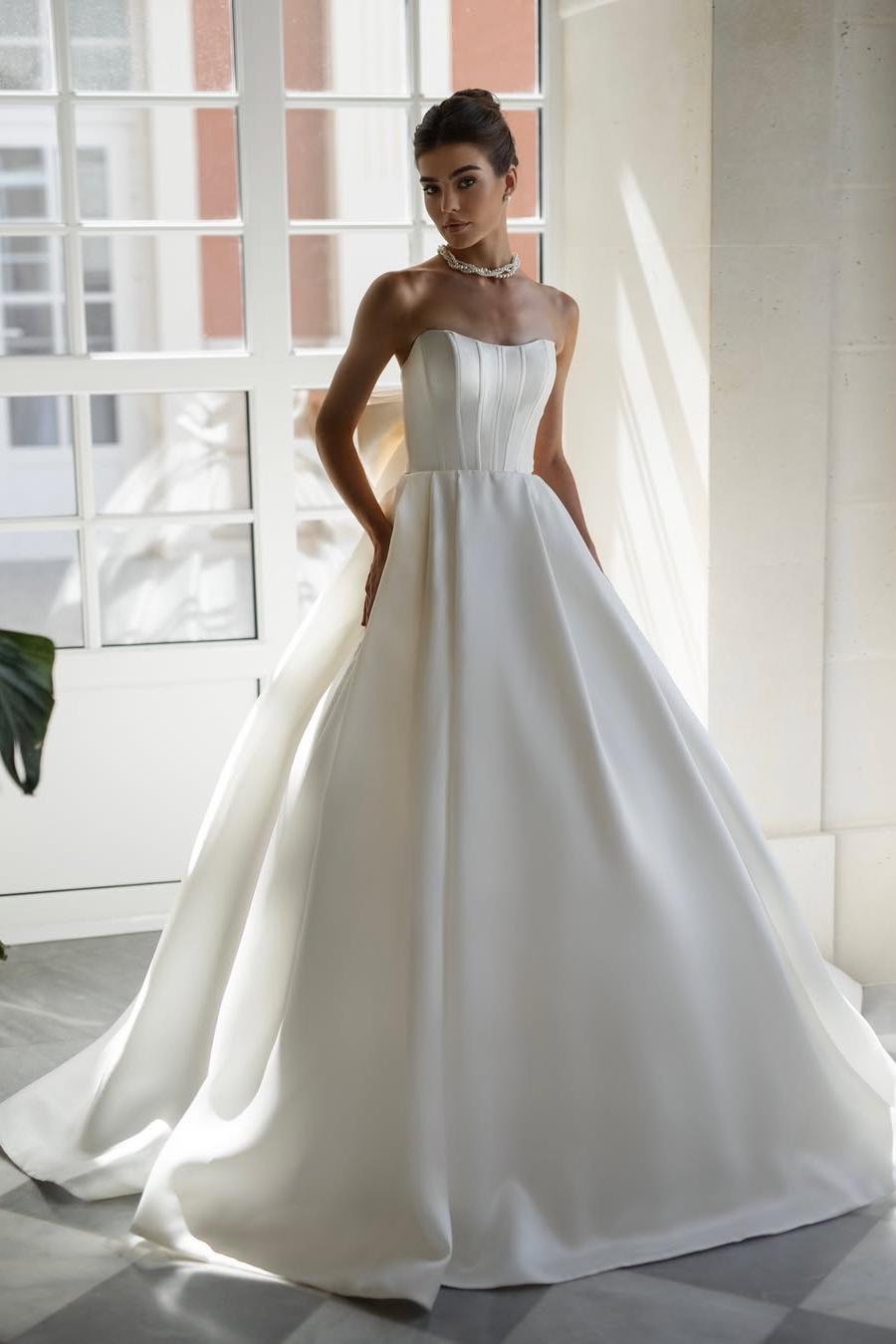 Exquisite White Satin Sleeveless Strapless Long Pleated Wedding Dress with Bow | Ballbella