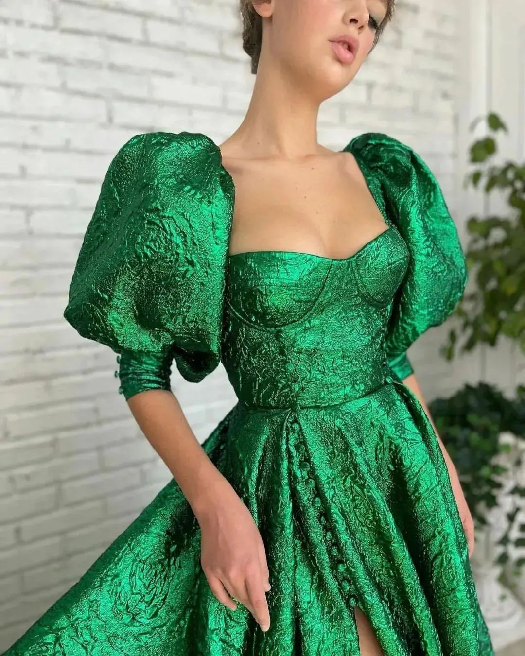 Chic Sweetheart Split Green Evening Dress with Short Sleeves | Ballbella