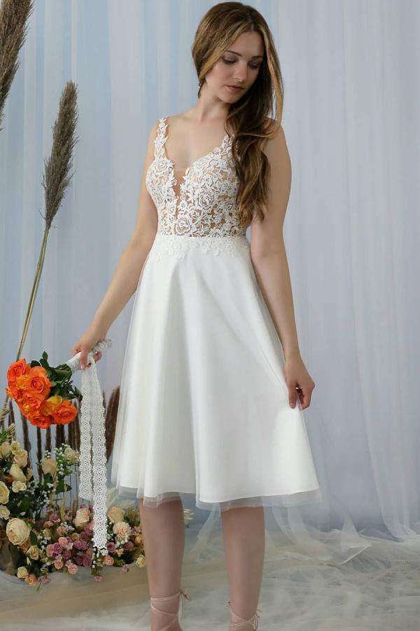 Classy A-line V-neck Wedding Dress with Lace for the Perfect Look