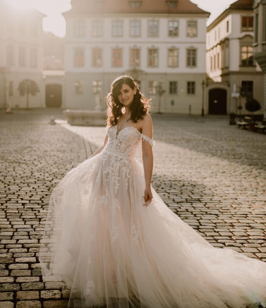 Elegant Long A-line Off-the-Shoulder Lace Tulle Wedding Dress