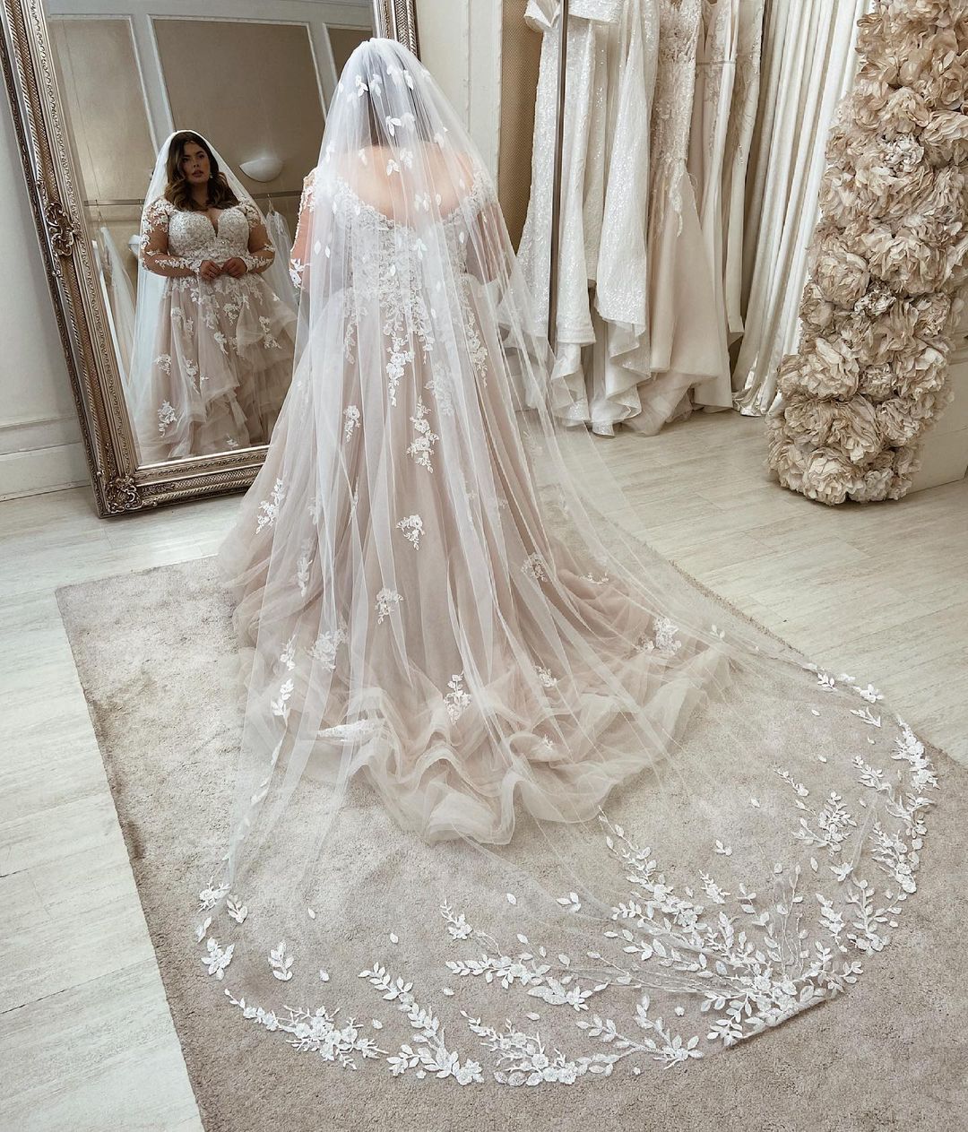 Long A-Line Sweetheart Wedding Dress With Lace Sleeves