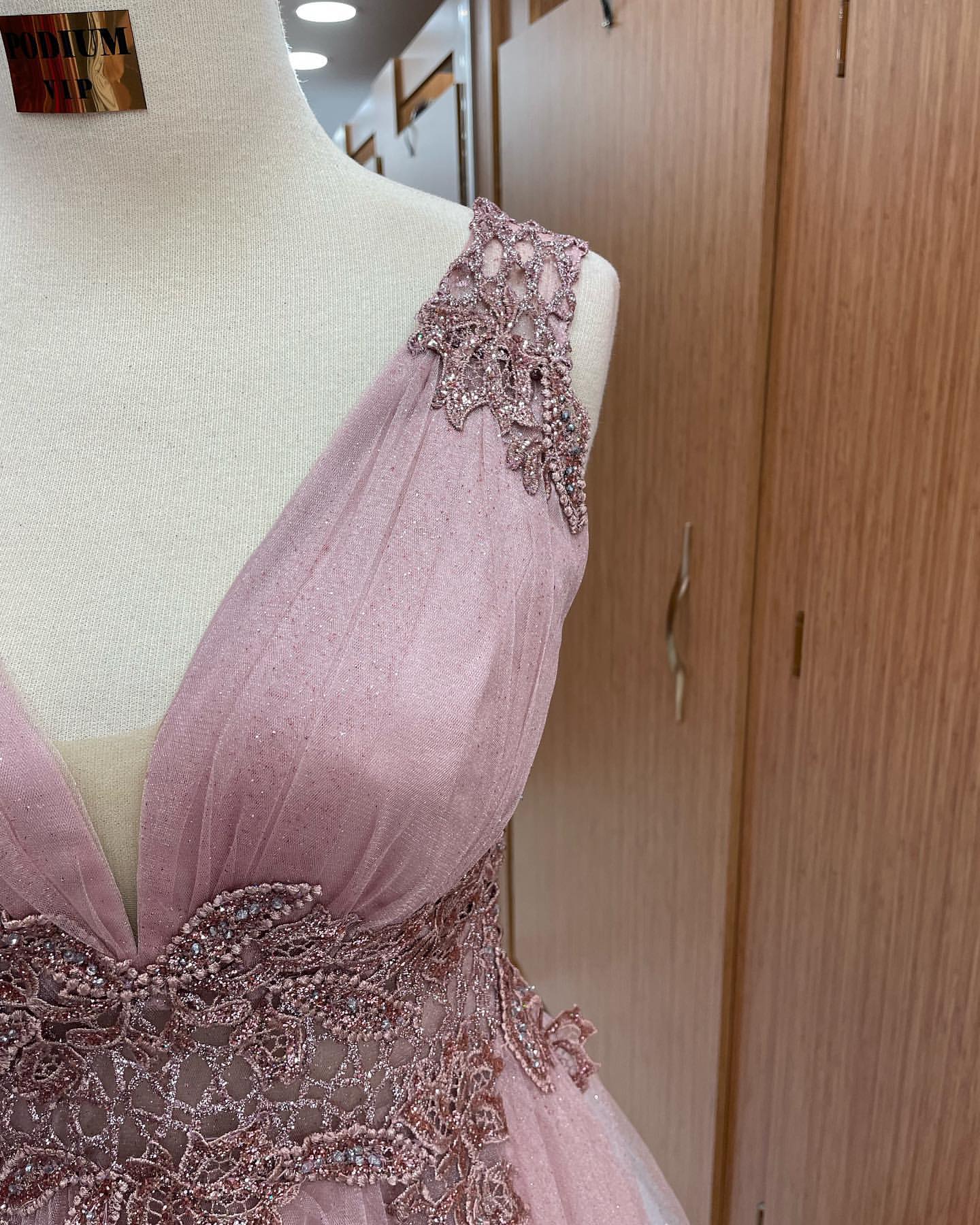 Dusty Pink Sleeveless Long Prom Dress With Tulle Appliques and V-Neck