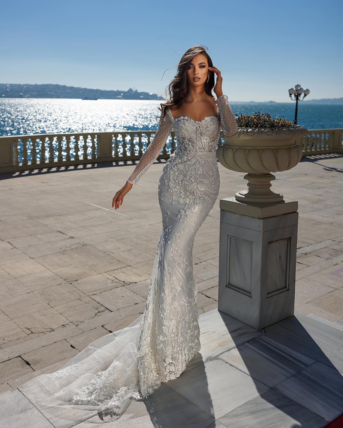 Gorgeous Sweetheart Long Sleeved Lace Mermaid Wedding Dress with Detachable Train