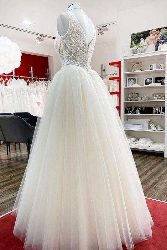 Unique Ivory Wedding Dress with V-neck Ruffles and Tulle Lace