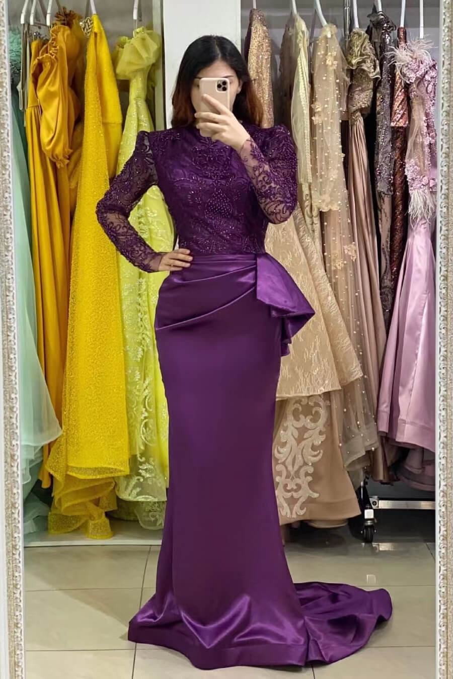 Mermaid Long Sleeves Prom Dress with Lace Appliques