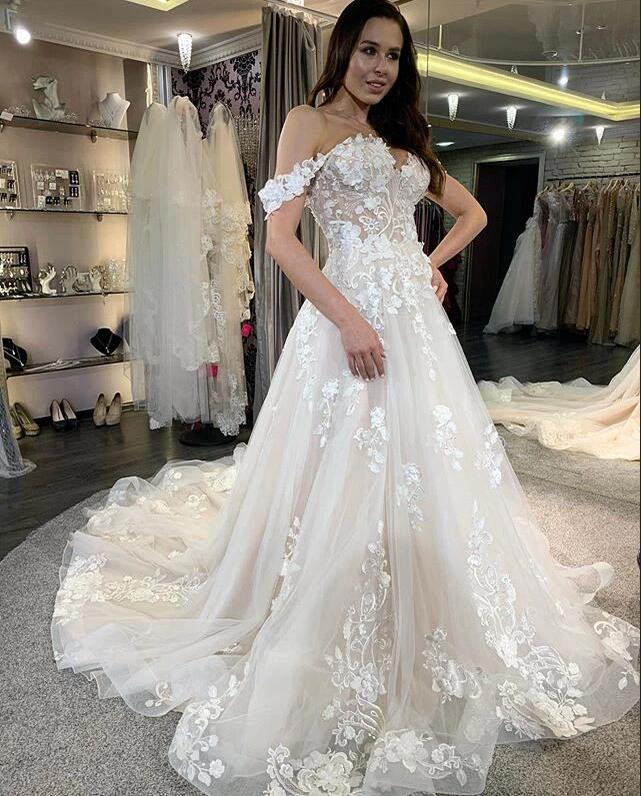 Gorgeous A-line Tulle Off-the-Shoulder Long Wedding Dress With Lace Appliques