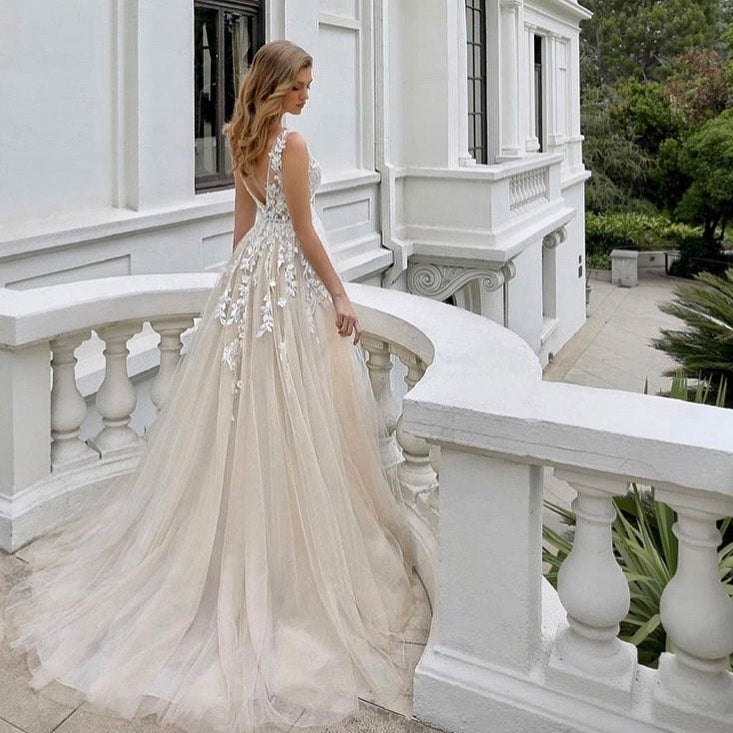 A-line V-neck Sleeveless Backless Wedding Dress with Lace Tulle - Luxury Long