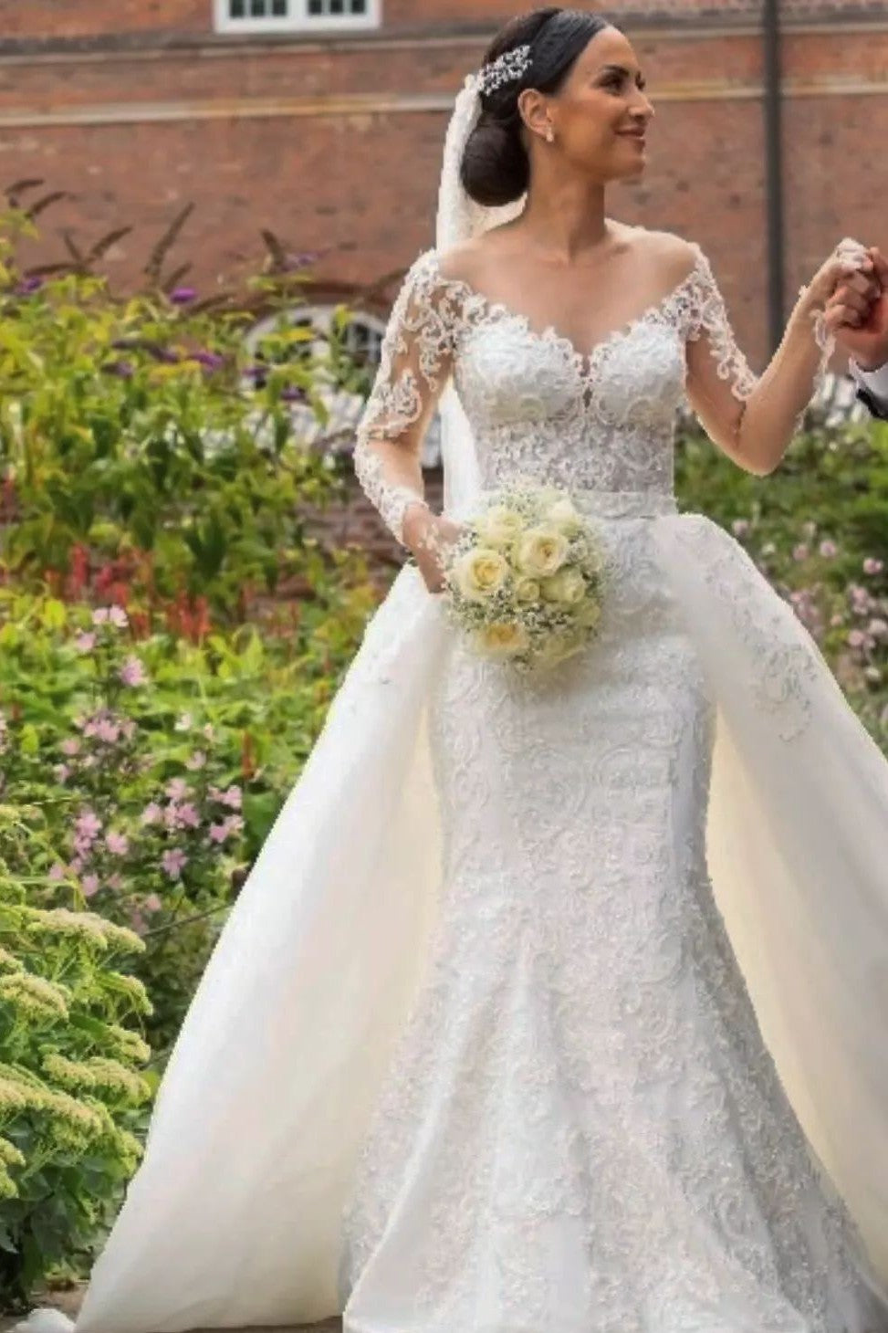 Modest Mermaid Lace Wedding Dress with Long Sleeves