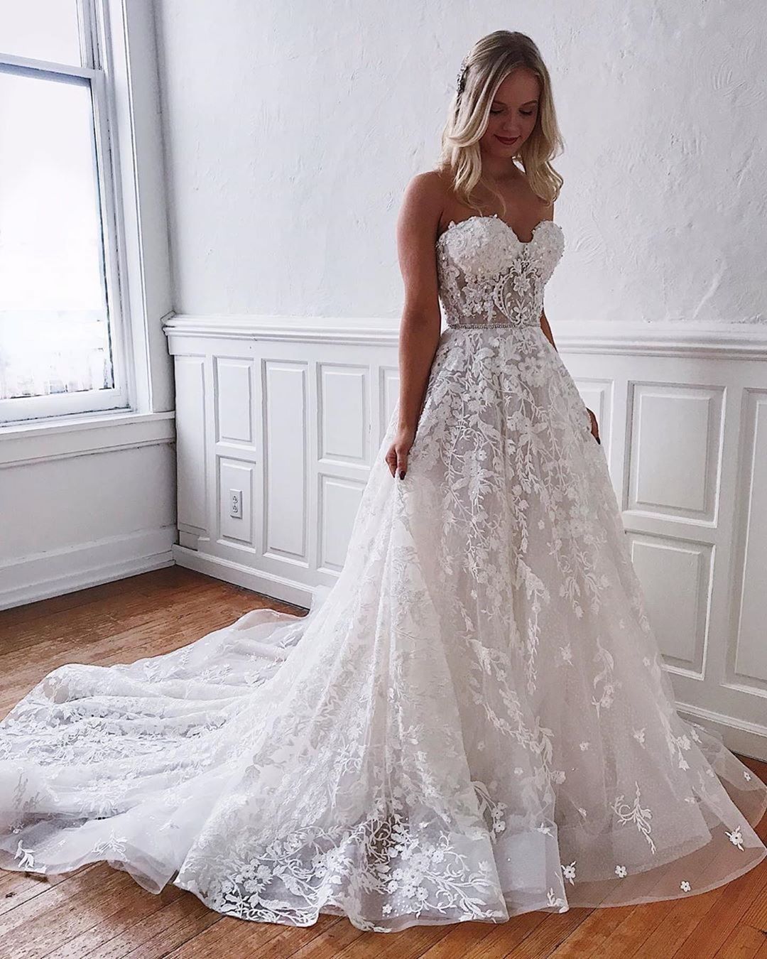 Gorgeous A-line Floor Length Long Wedding Dress With Sweetheart Lace