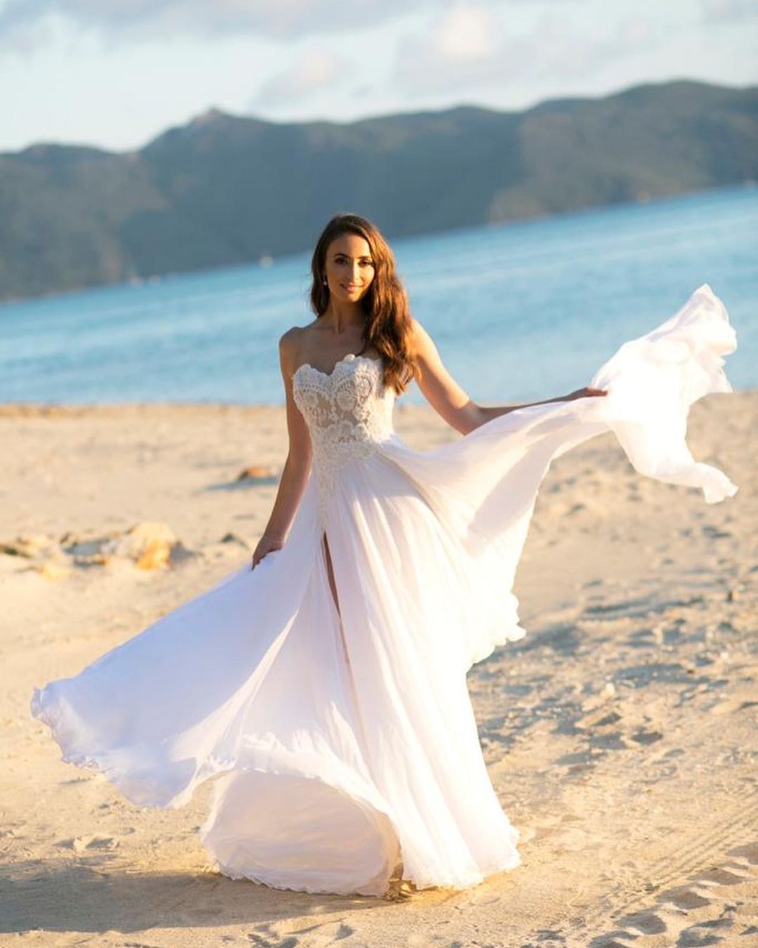 Simple Sweetheart A-line Wedding Dress with Appliques Lace