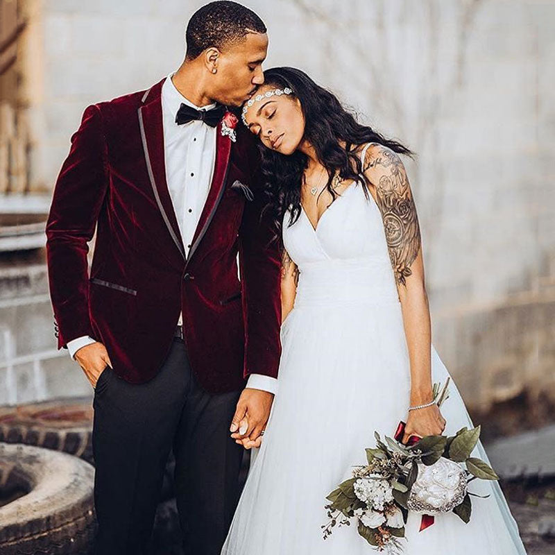 Elegant Burgundy Velvet Suit for Men's Party - One Button Notched Lapel