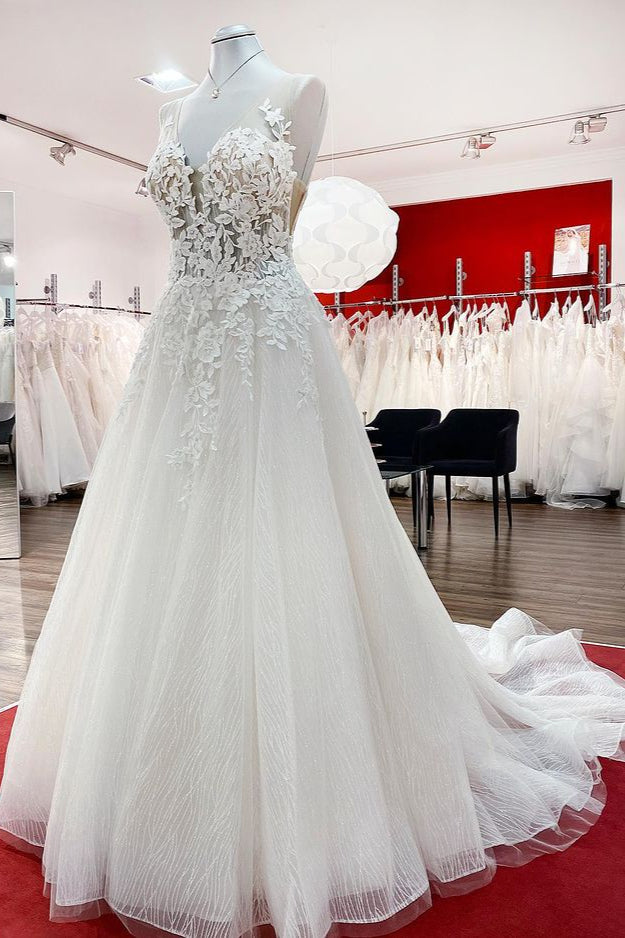 Long A-line Tulle Sleevless Wedding Dress With Lace Appliques and Ruffles