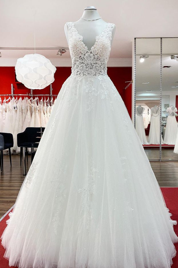 Eye-taking White Ruffles A-line V-neck Tulle Lace Wedding Dress