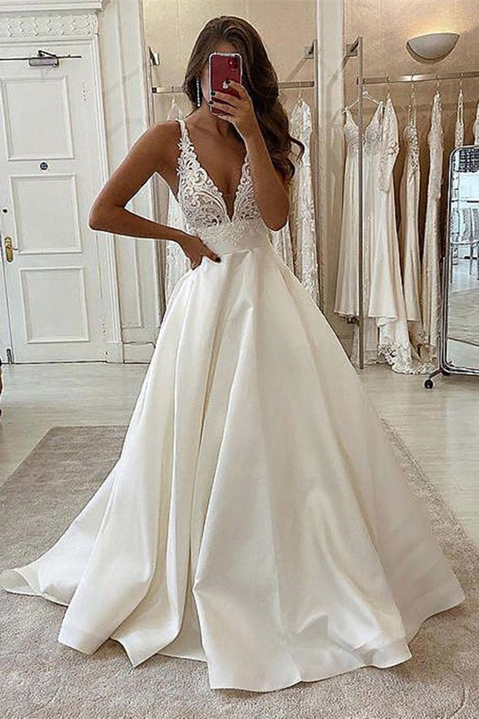 Modern V-Neck Sleeveless Appliques Wedding Dress