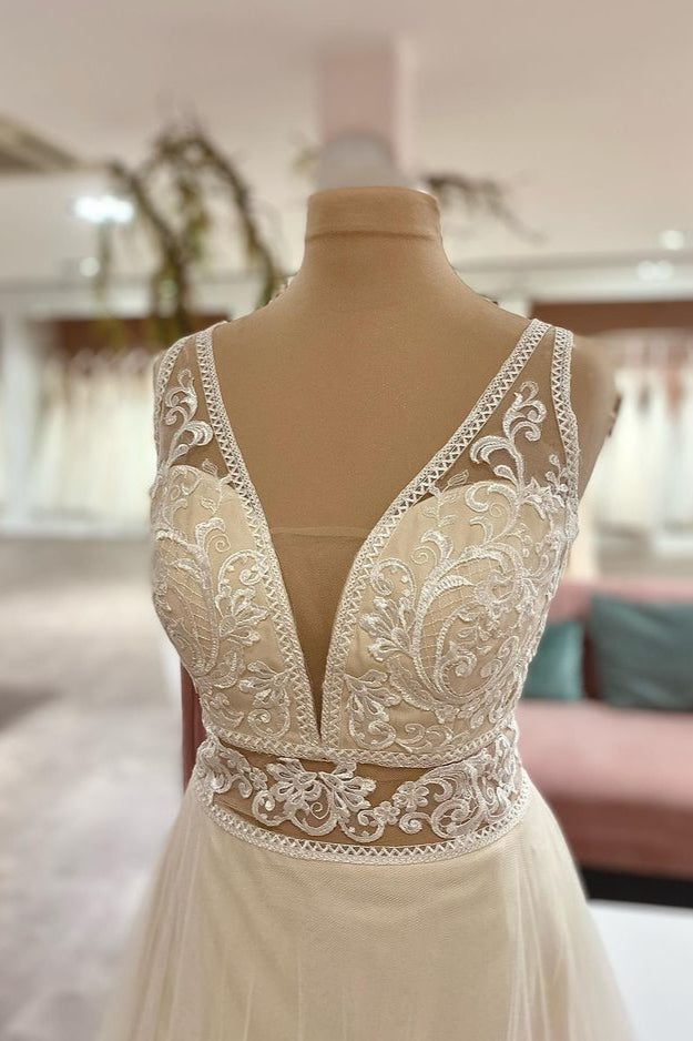 Sweetheart A-Line Wedding Dress With Appliques Lace