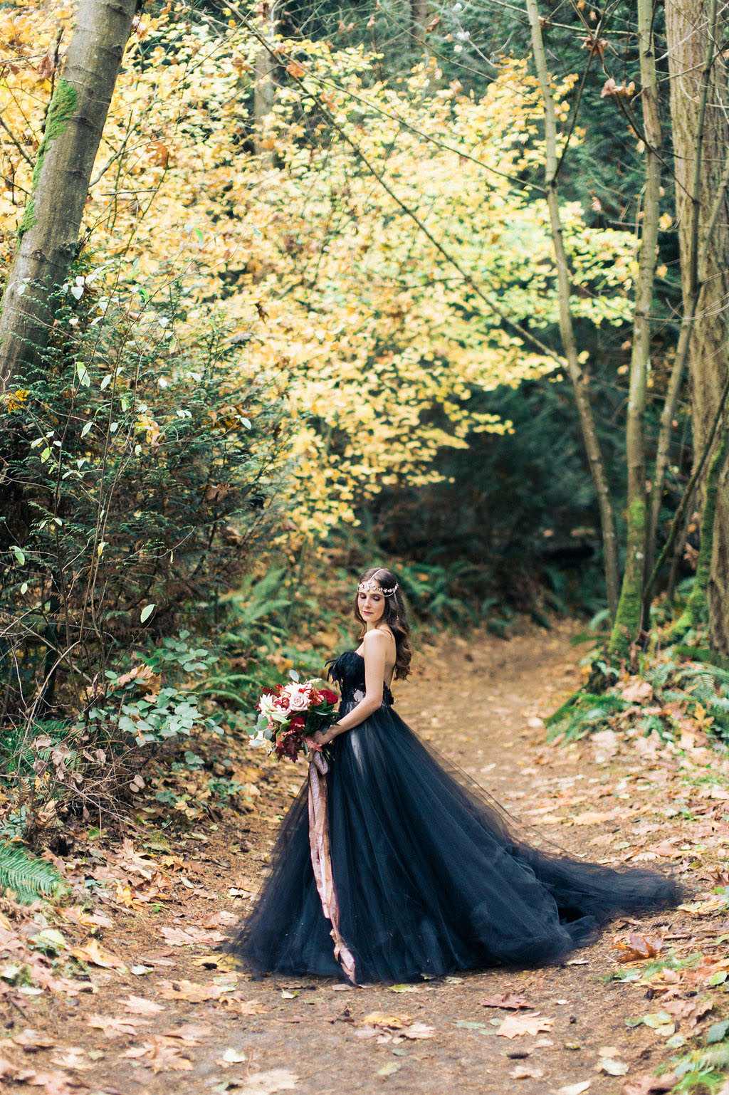 Modest Black A-line Strapless Tulle Long Wedding Dress With Appliques Lace