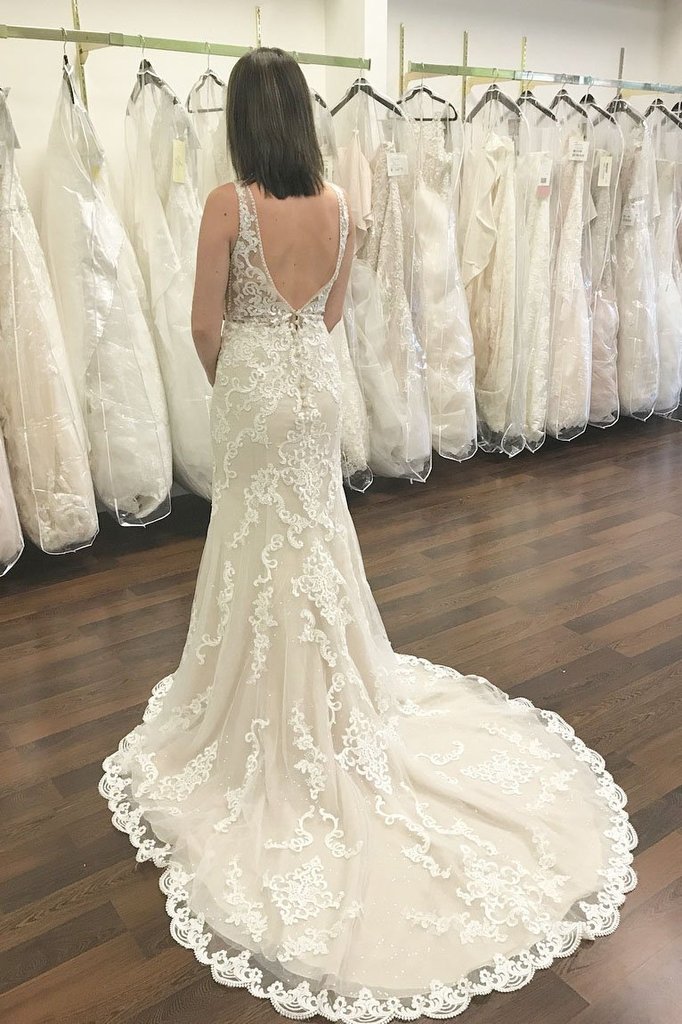 Elegant Deep V-neck Mermaid Wedding Dress With Lace Open Back