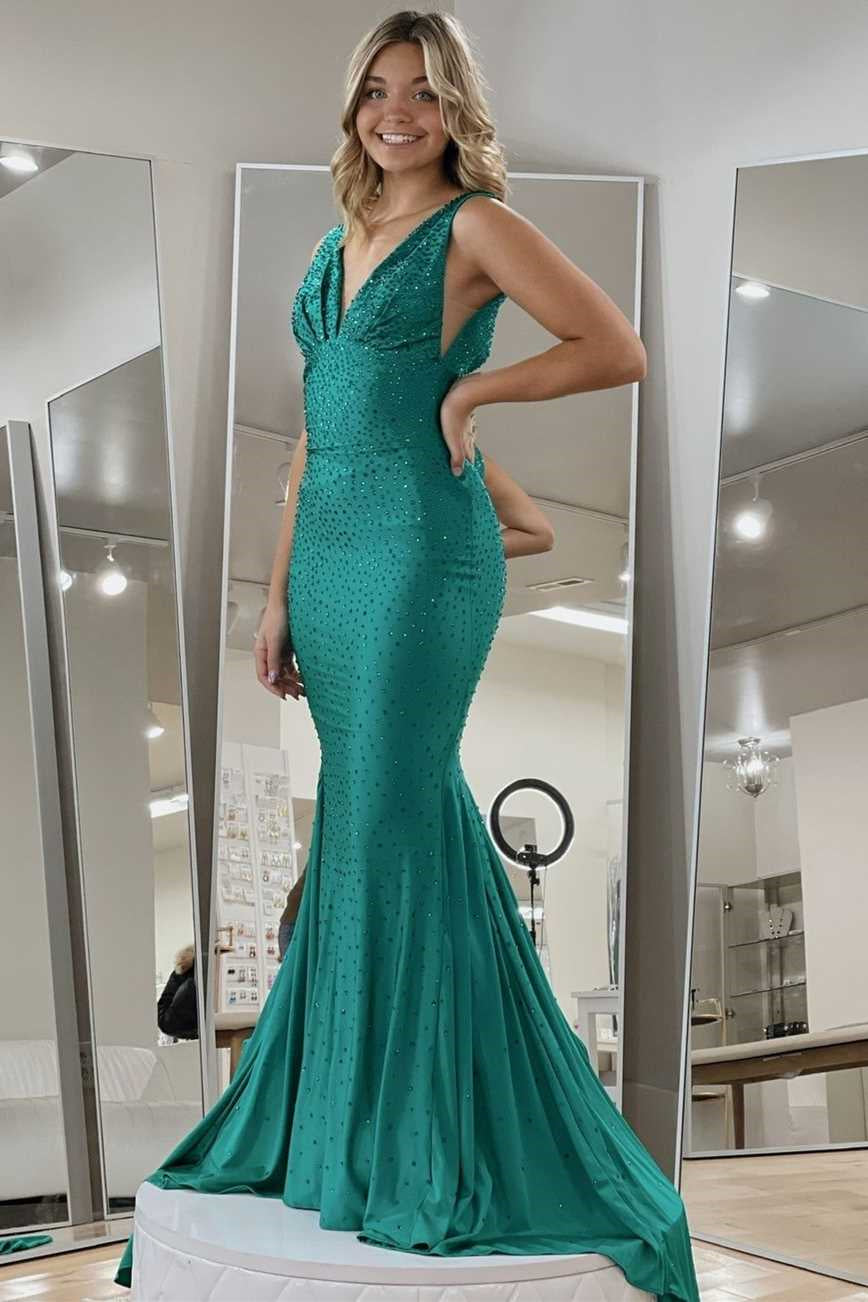 Mermaid Deep V-Neck Prom Dress with Appliques Court