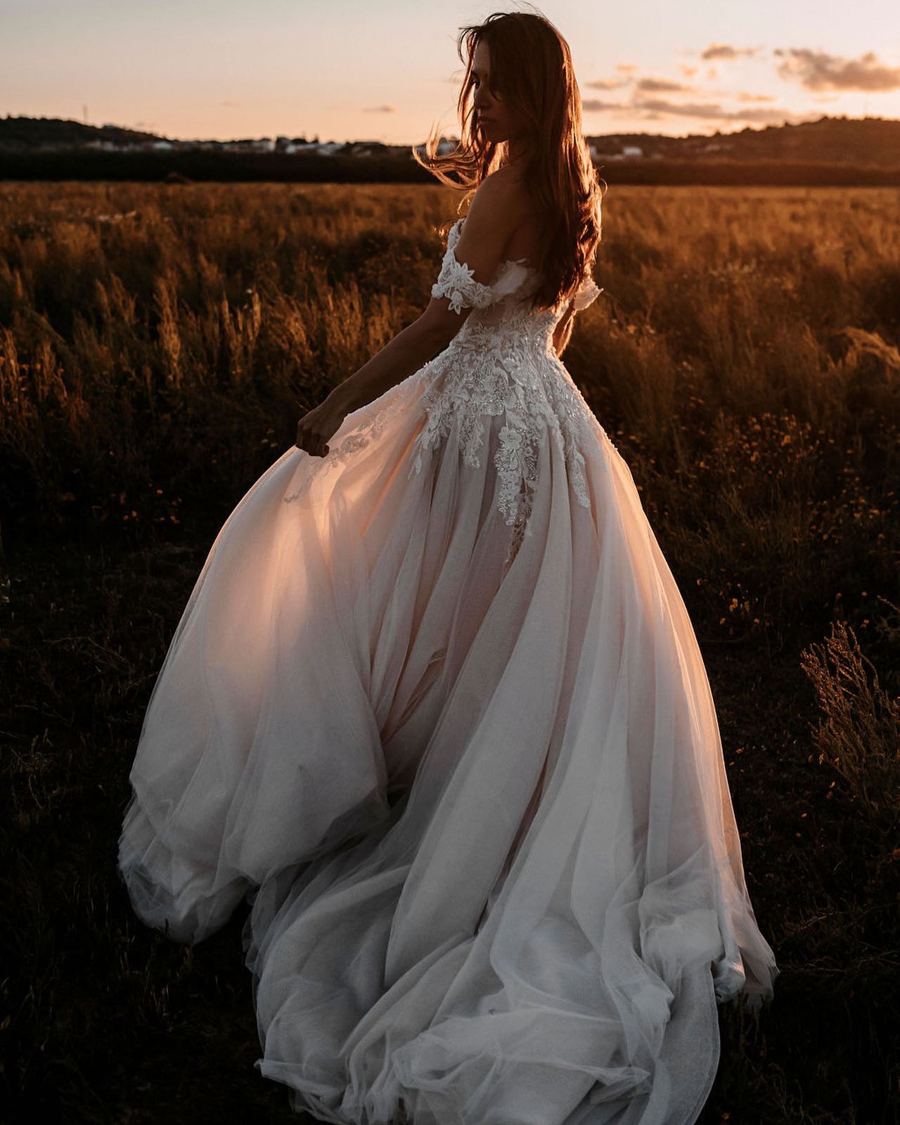 Romantic A-Line Appliques Lace Off-the-shoulder Tulle Train Wedding Dress