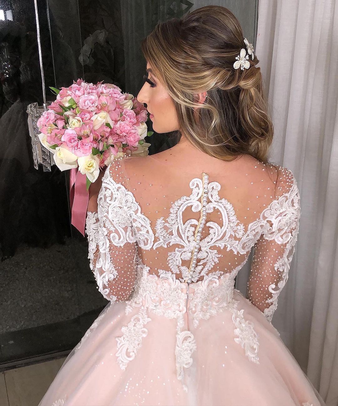 Long Sleeves Off-the-Shoulder Lace Applique Princess Tulle Floral Wedding Dress