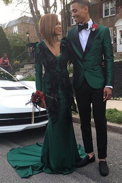 Be Stylish in 2022 with Dark Green Prom Attire for Guys ¨C Black Satin Lapel