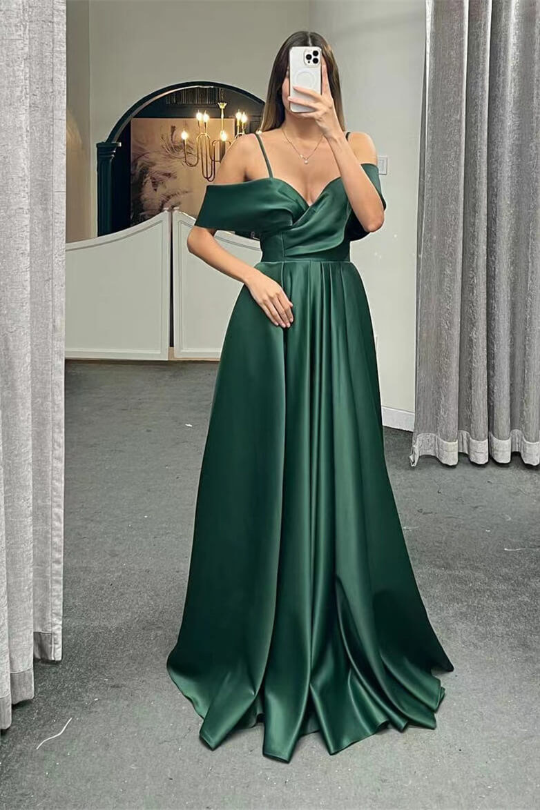 Luxurious A-Line Evening Dress with Spaghetti-Straps & Lace-Up Back