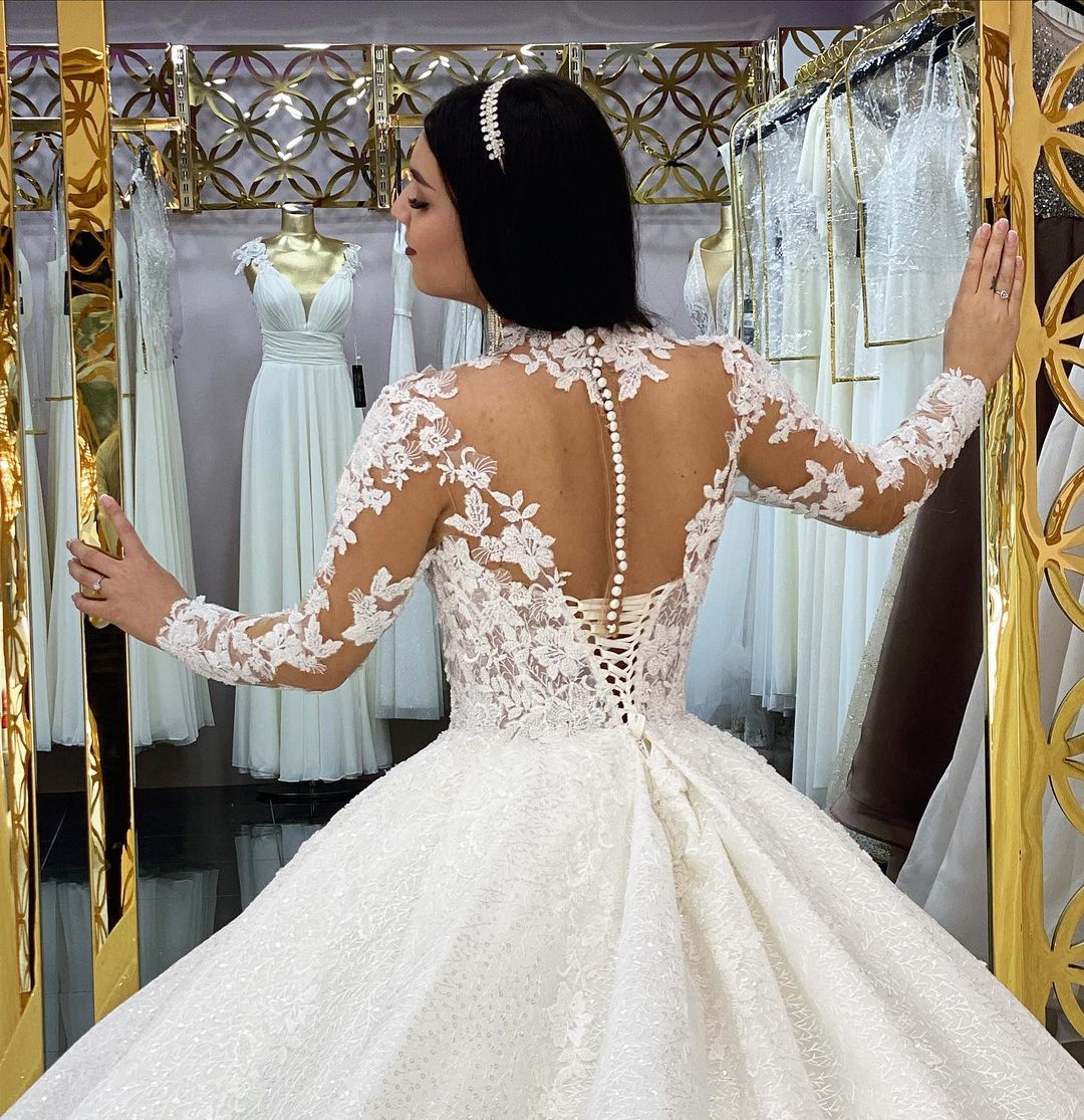 Gorgeous High-neck Long Sleeves Wedding Dress With Lace Appliques