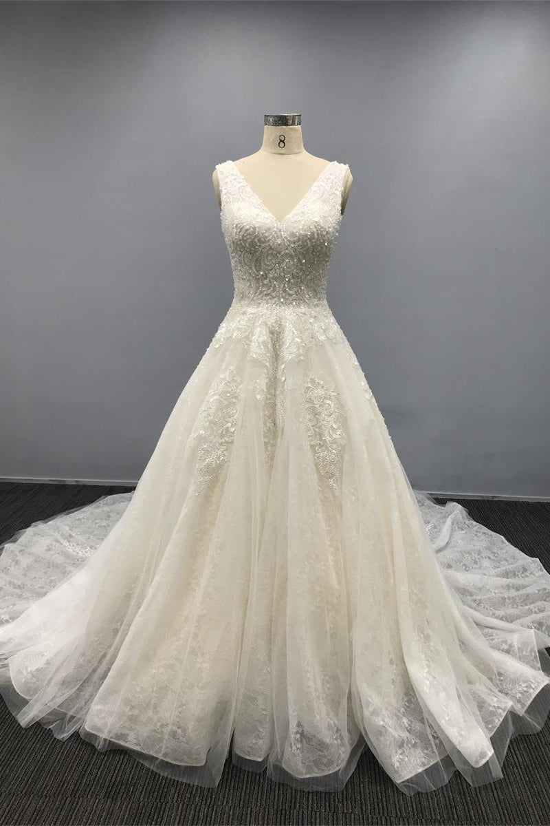 White A Line Sleeveless Tulle Sweetheart Wedding Dress with Appliques and Sequins for Court