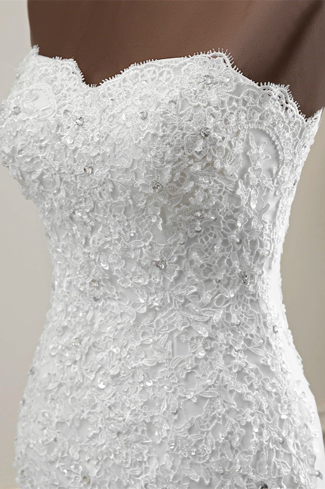 Elegant Strapless Mermaid Wedding Dress with Lace Appliques and Beadings