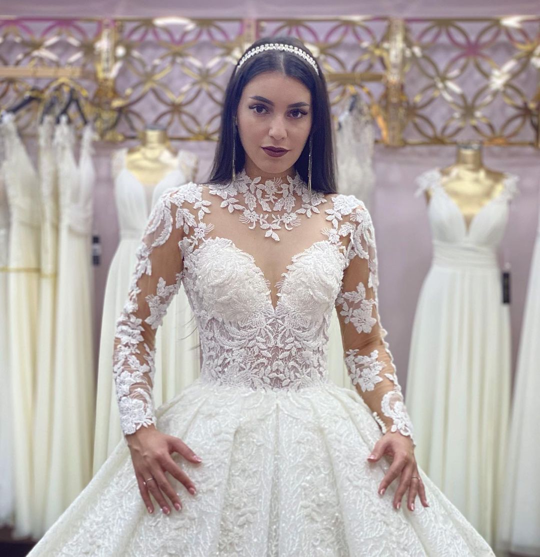 Gorgeous High-neck Long Sleeves Wedding Dress With Lace Appliques