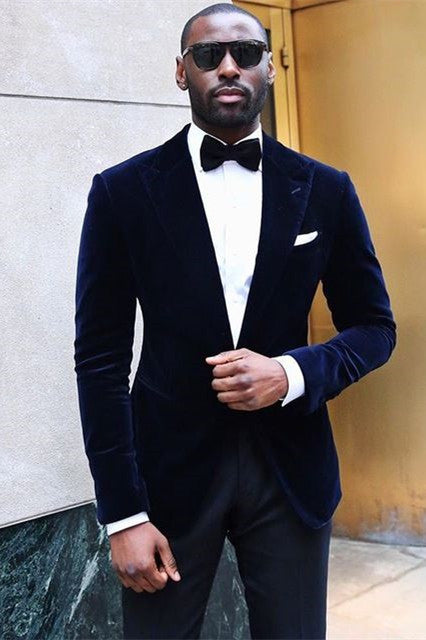 Look Your Best in a Popular Party Bespoke Prom Suit For Men with Velvet and Peaked Lapel