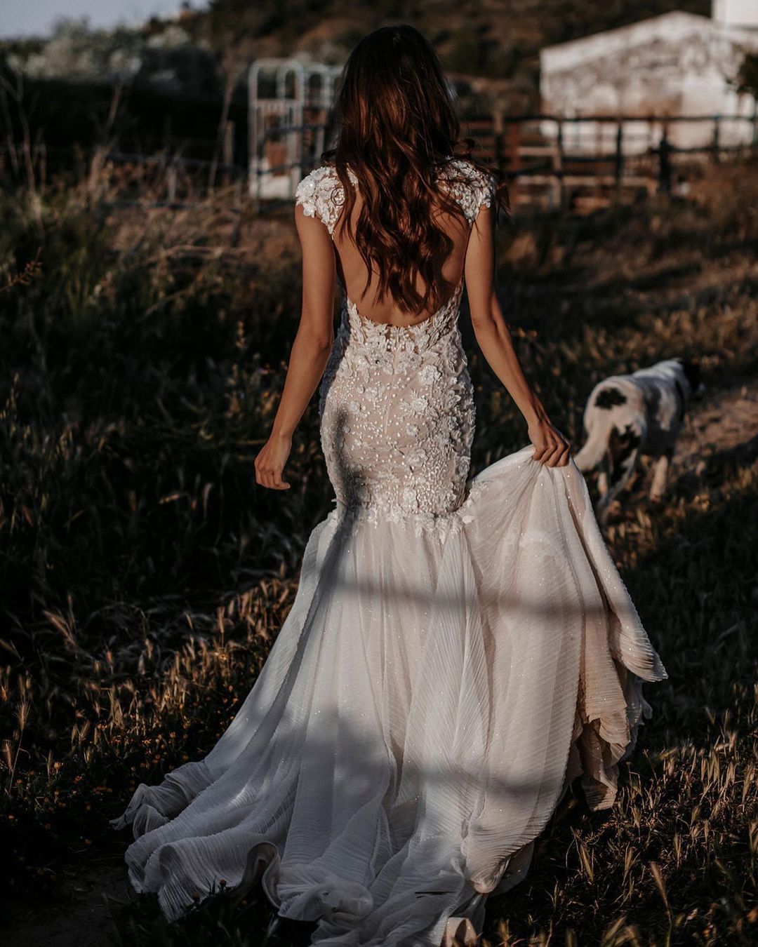 Elegant Sweetheart Backless Long Mermaid Wedding Dress with Tulle Lace