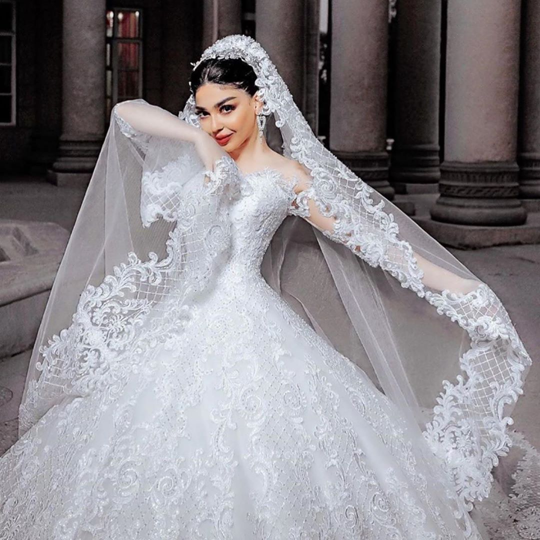 Princess Long Wedding Dress With Sleeves and Beads Appliques Tulle