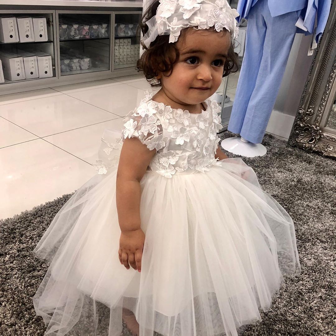 Cute A-line Bateau Flower Girl Dress with Bowknot Pearls Appliques