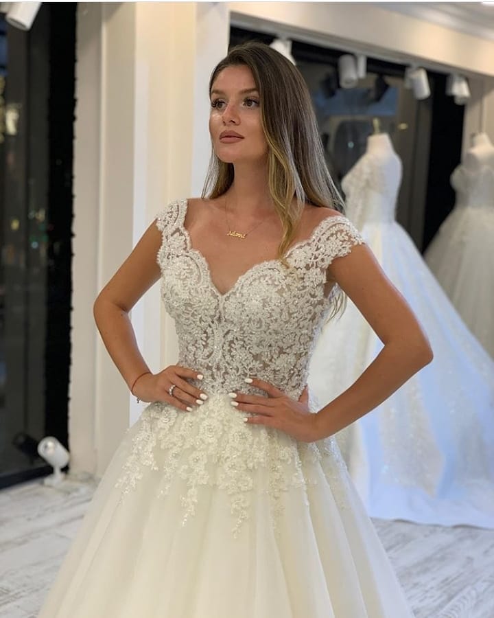 Elegant V-Neck Wide Straps Pearl Tulle A-Line Wedding Dress with Appliques Lace