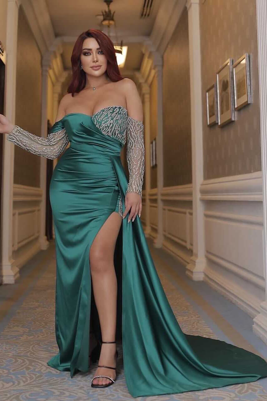 Sexy Emerald Green Off-the-shoulder Mermaid Prom Dress with Beadings and Split