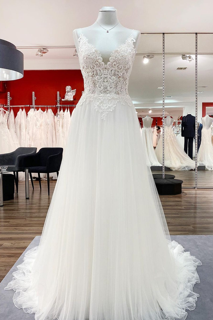 Classy V-Neck Sleeveless Lace Ruffles A-line Tulle Wedding Dress