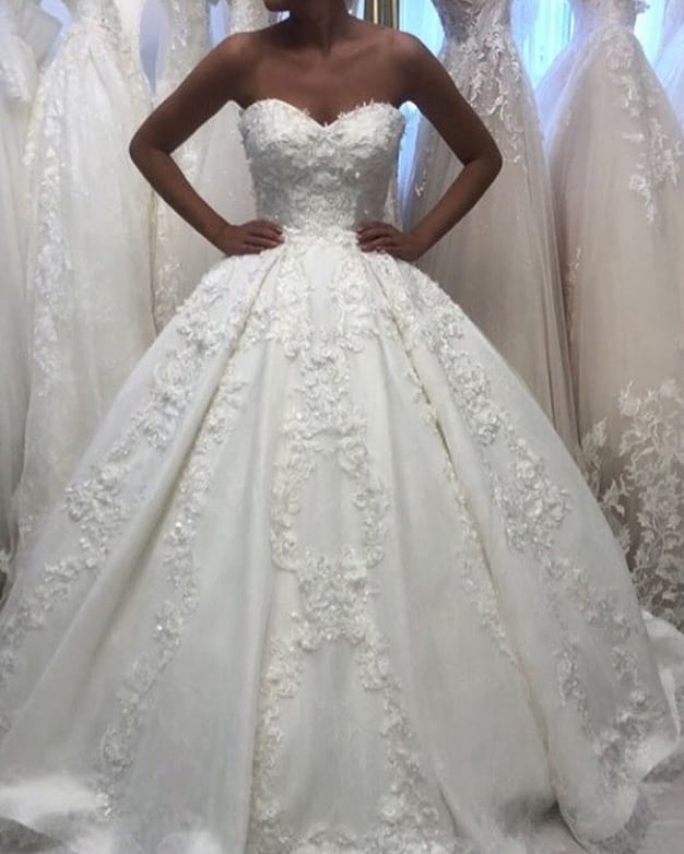 Romantic Long Ball Gown Sweetheart Wedding Dress with Floral Appliques Lace