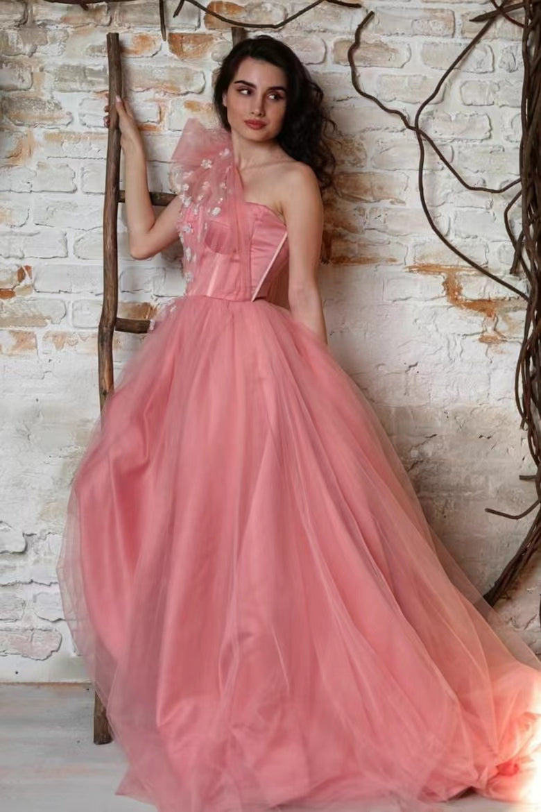 Amazing One-Shoulder Prom Dress with Tulle and Appliques