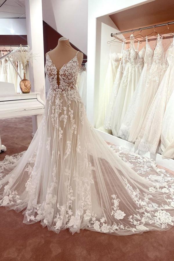 Long A-line V-neck Sleeveless Floral Lace Wedding Dress with Tulle Boho