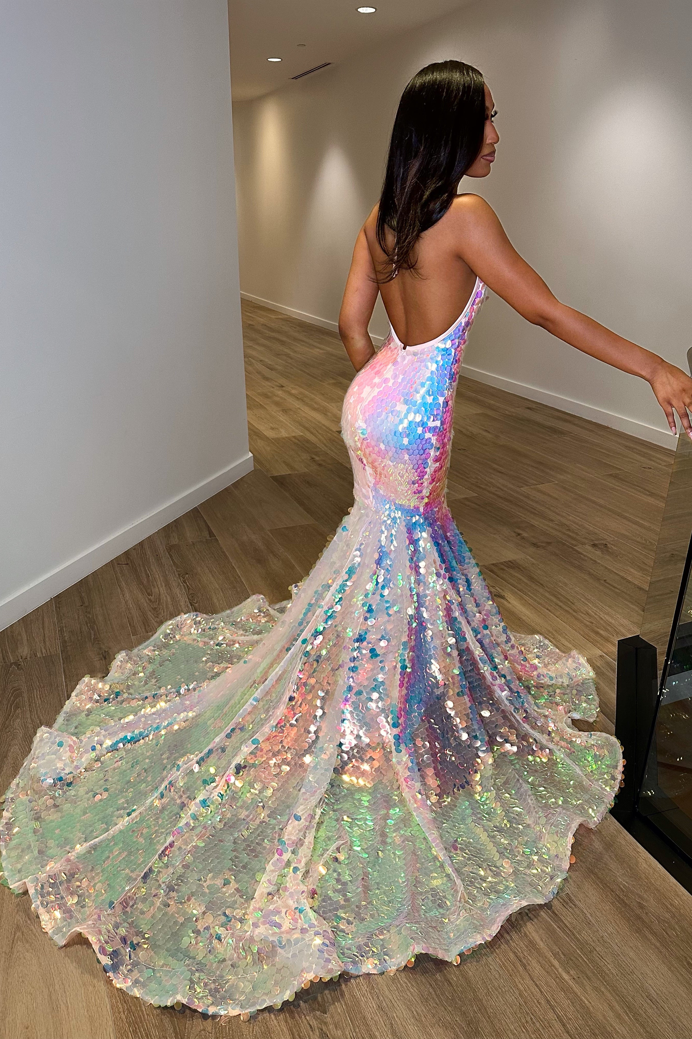 Halter Neck Sequins Mermaid Princess Prom Dress with Laser Light Trumpet Sleeves