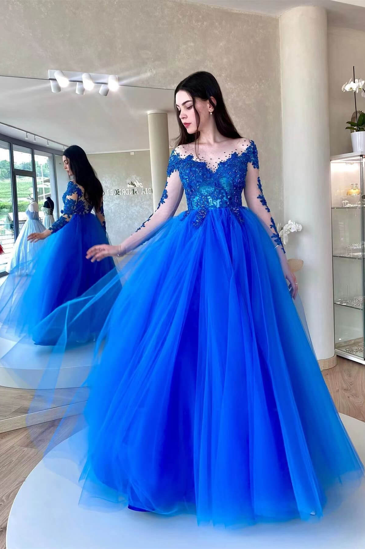 Amazing Royal Blue Long Sleeves Tulle Prom Dress with Appliques