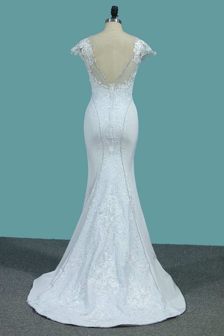 Elegant Bateau Beadings Mermaid Wedding Dress With Appliques Lace