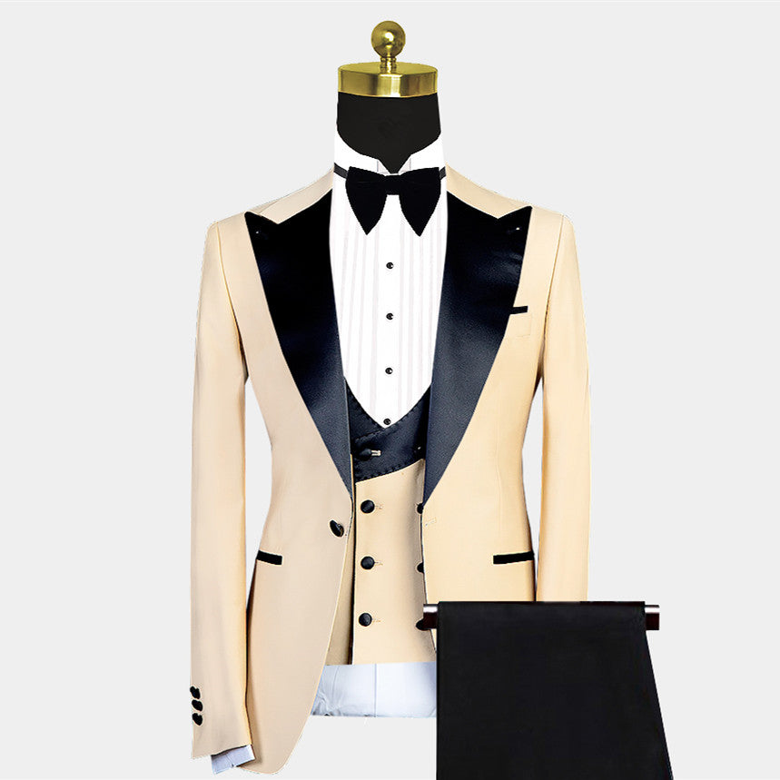 Stylish Peaked Lapel Slim Fit Wedding Suit For Men