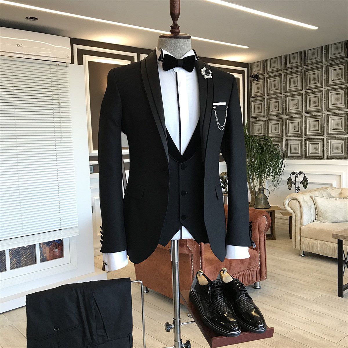 Earl Classic 3-pieces Black Shawl Lapel Wedding Suit - Perfect Choice for Grooms