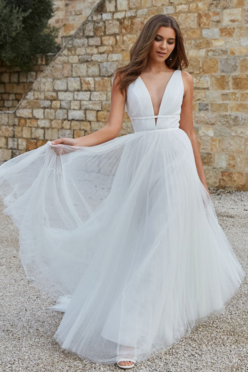 Sleevless Tulle V-Neck Wedding Dress