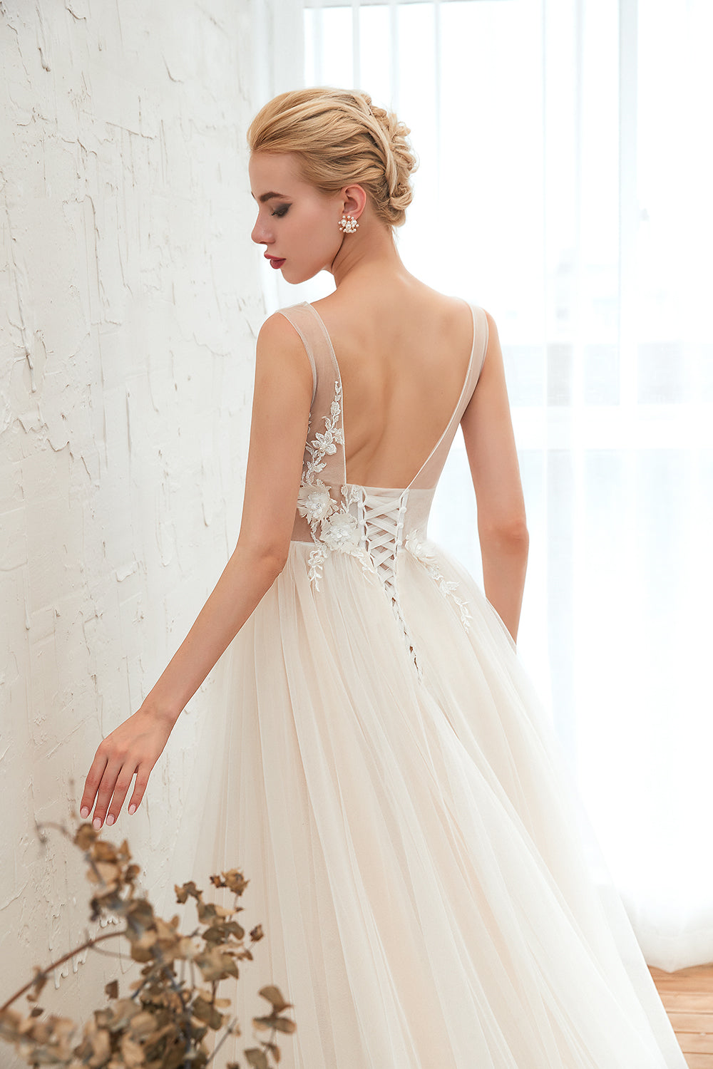 Romantic Wide Straps A-Line Wedding Dress With Tulle