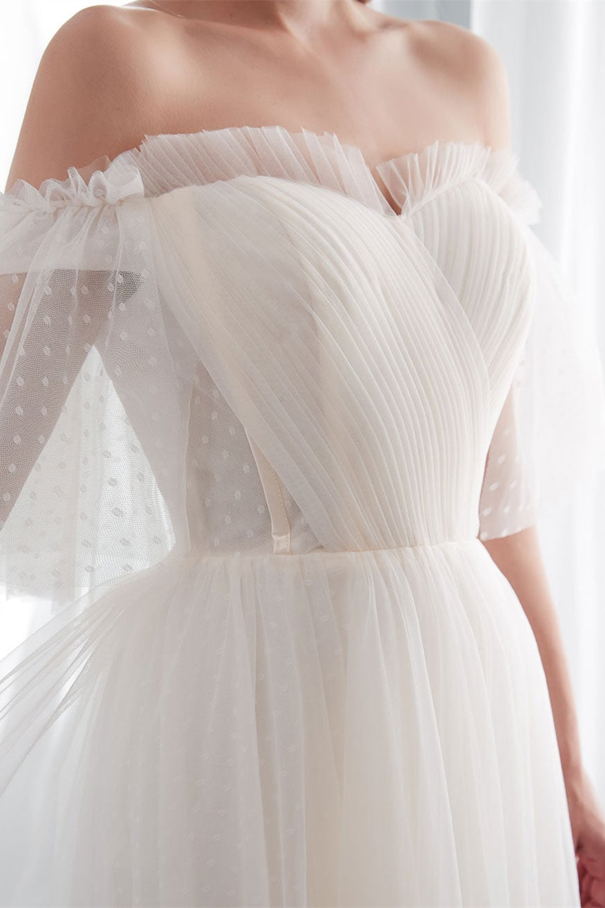 Beach Tulle Wedding Dress with Off-the-Shoulder Style